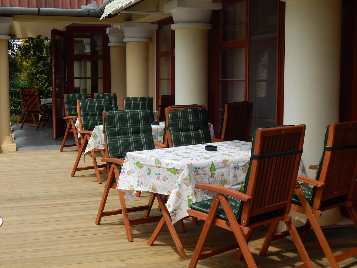 Juniperus Park Hotel Kecskemét Extérieur photo